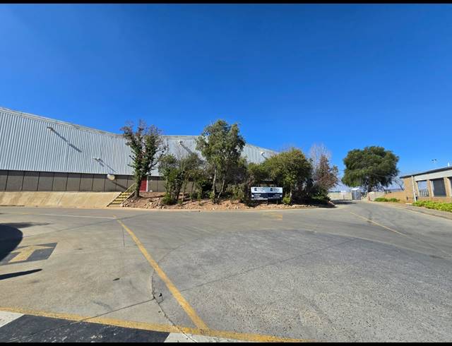 12,000M² WAREHOUSE TO LET IN DENVER